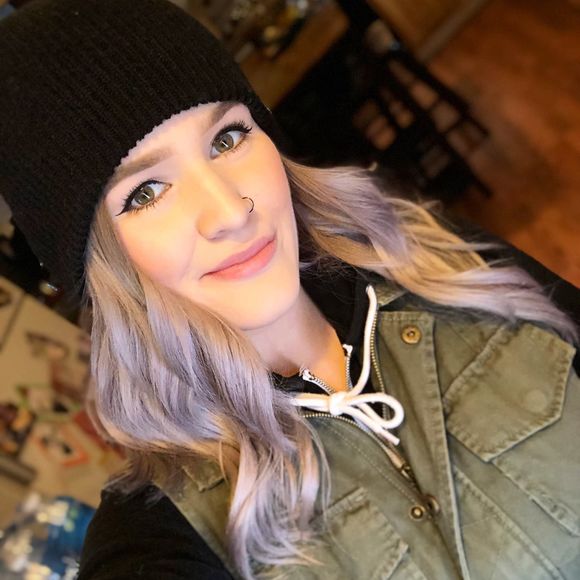 Meet your Posher, Kellsy - Picture 1 of 1